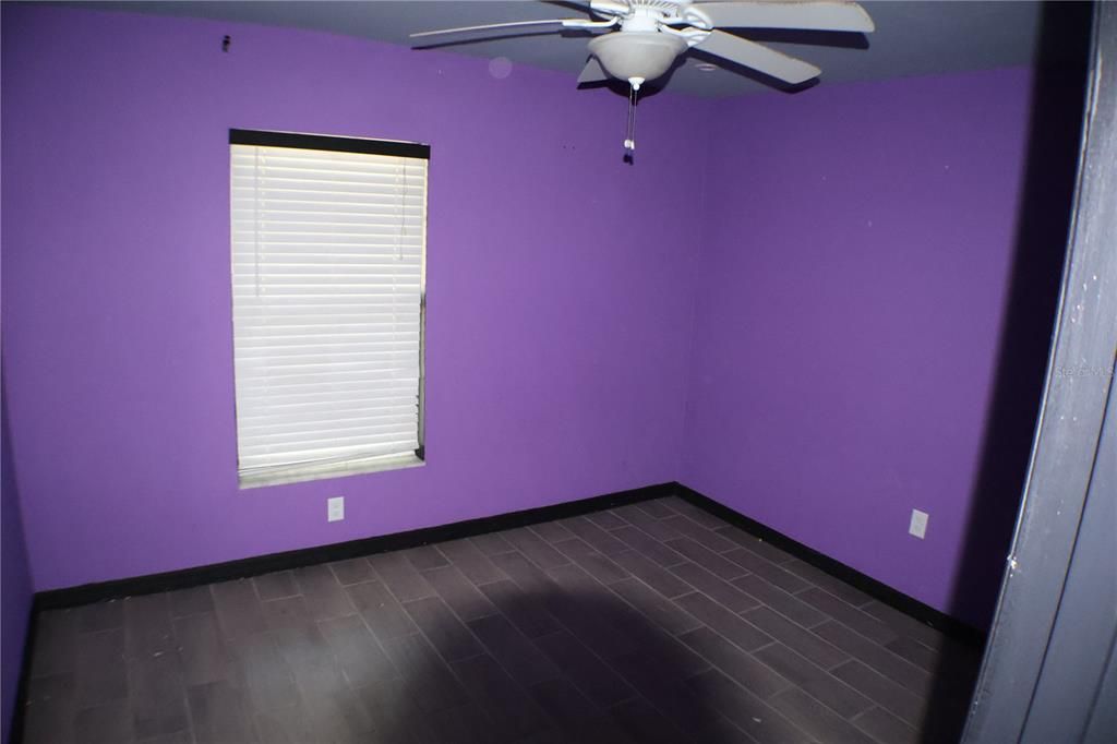 Activo con contrato: $189,000 (4 camas, 2 baños, 1599 Pies cuadrados)