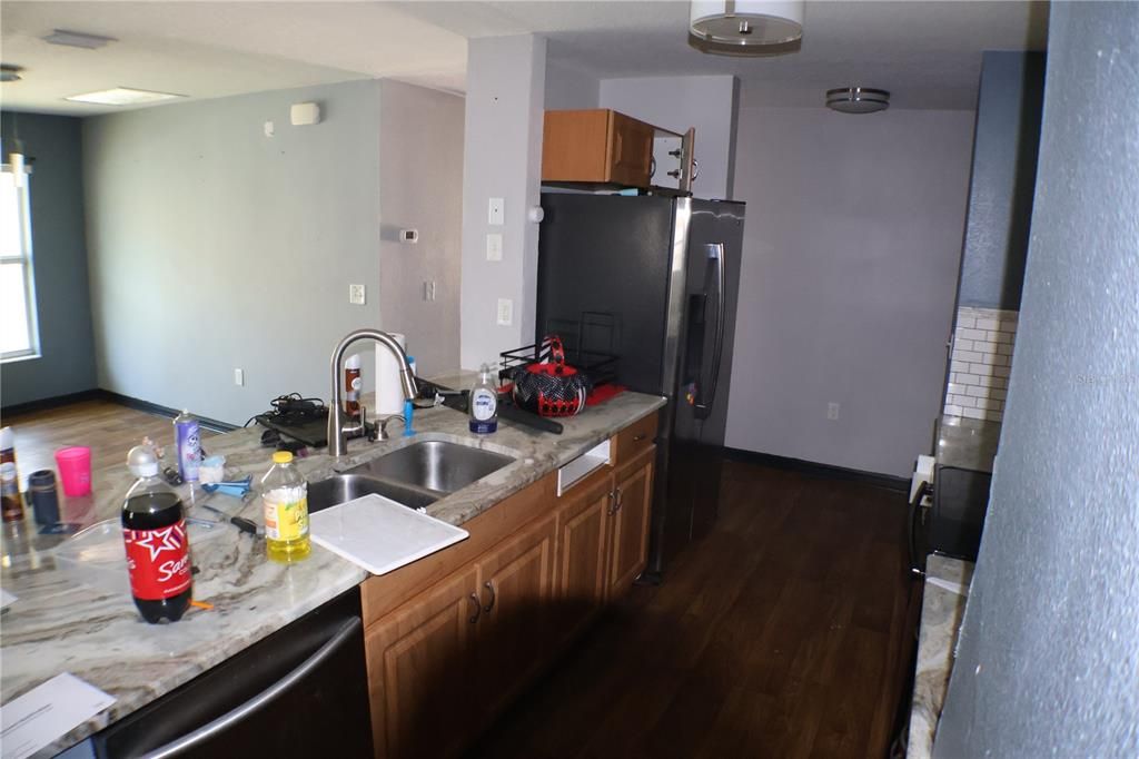 Activo con contrato: $189,000 (4 camas, 2 baños, 1599 Pies cuadrados)