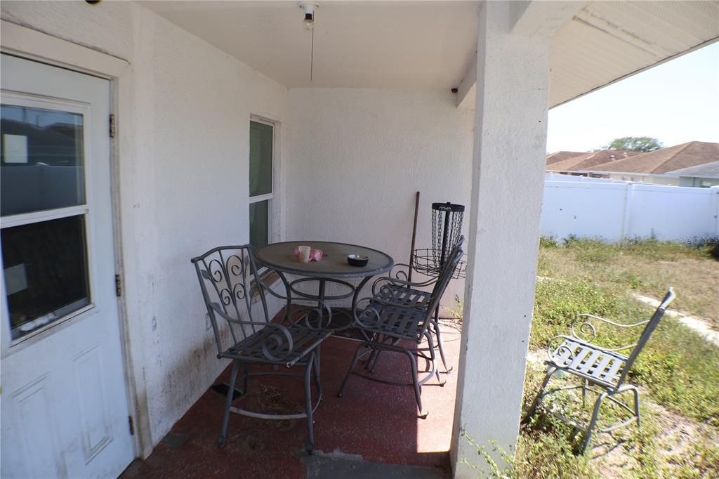 Activo con contrato: $189,000 (4 camas, 2 baños, 1599 Pies cuadrados)