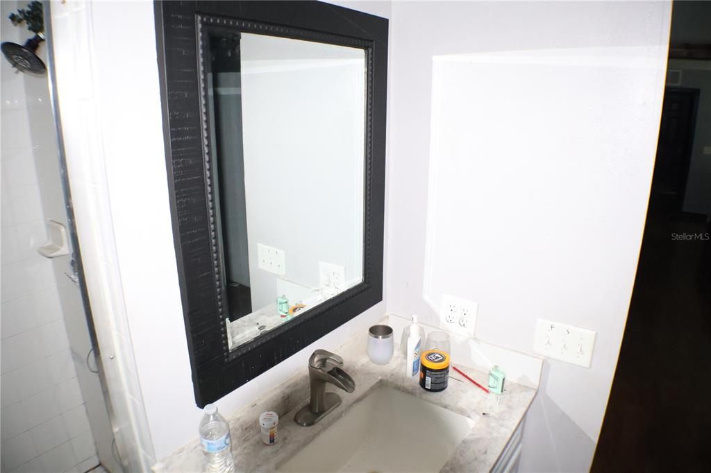 Activo con contrato: $189,000 (4 camas, 2 baños, 1599 Pies cuadrados)