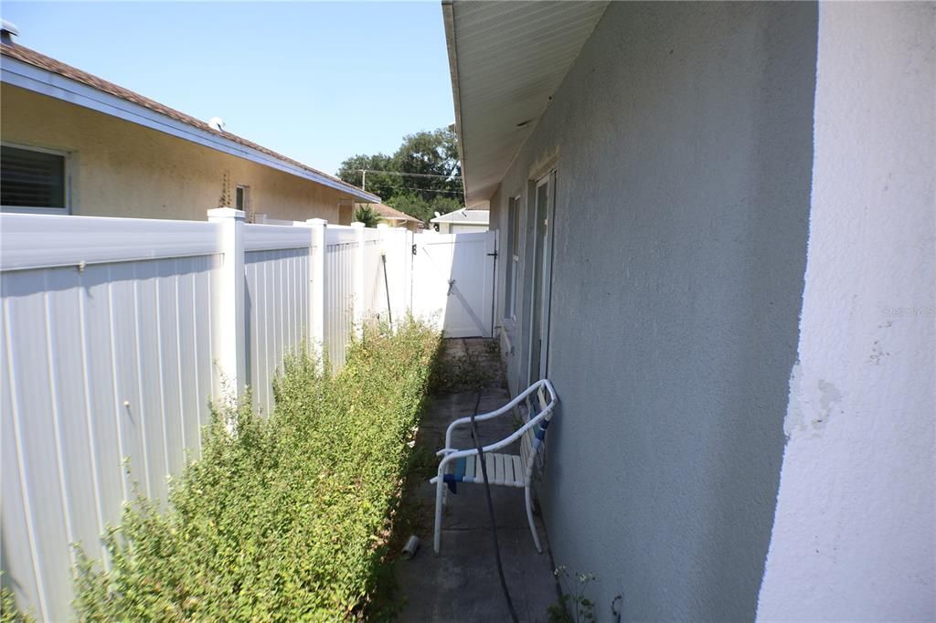 Activo con contrato: $189,000 (4 camas, 2 baños, 1599 Pies cuadrados)