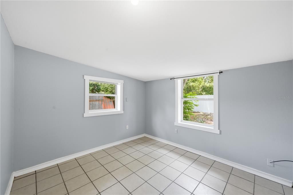 Activo con contrato: $230,000 (3 camas, 2 baños, 1116 Pies cuadrados)