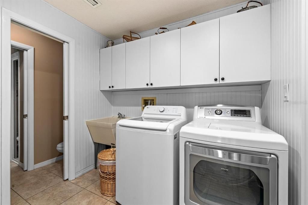 Active With Contract: $489,900 (3 beds, 2 baths, 2394 Square Feet)