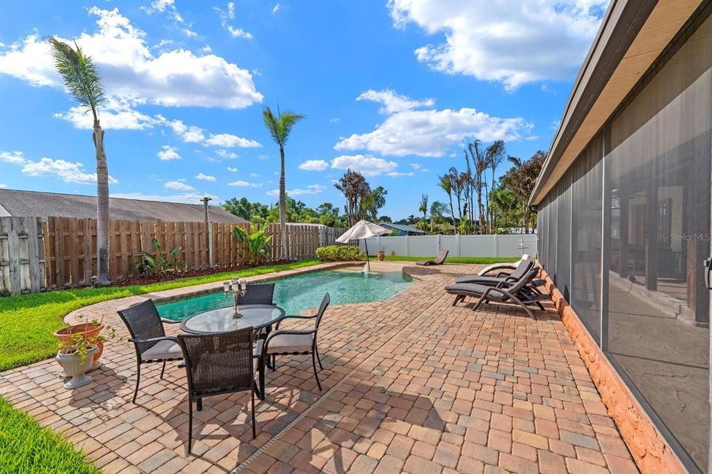 Active With Contract: $489,900 (3 beds, 2 baths, 2394 Square Feet)