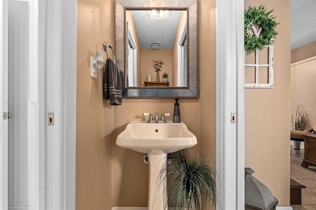 Active With Contract: $489,900 (3 beds, 2 baths, 2394 Square Feet)