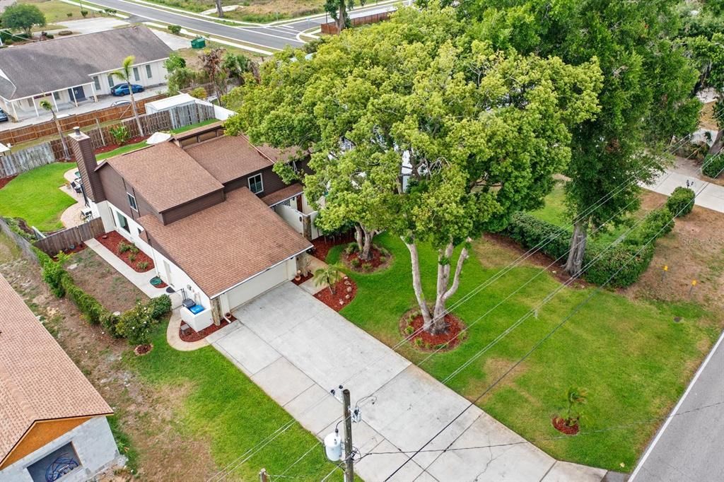 Active With Contract: $489,900 (3 beds, 2 baths, 2394 Square Feet)