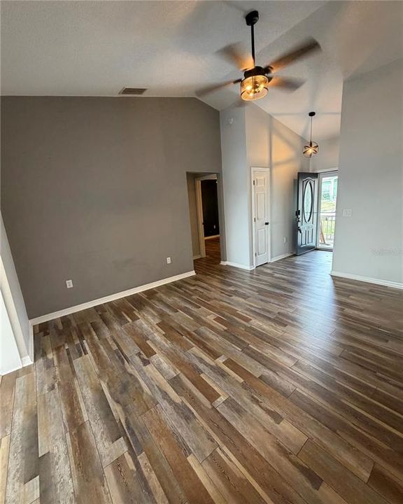 For Sale: $310,000 (3 beds, 2 baths, 1460 Square Feet)