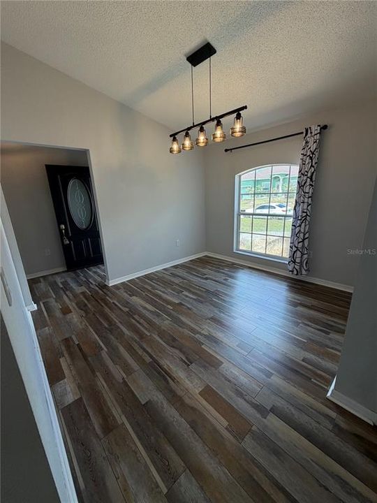 For Sale: $310,000 (3 beds, 2 baths, 1460 Square Feet)