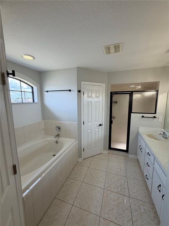 For Sale: $310,000 (3 beds, 2 baths, 1460 Square Feet)