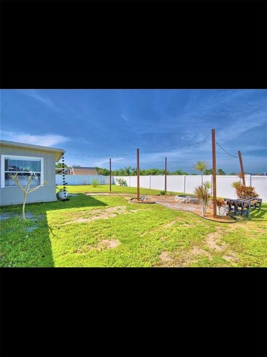 For Sale: $310,000 (3 beds, 2 baths, 1460 Square Feet)
