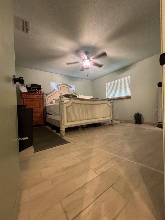 Active With Contract: $255,000 (2 beds, 2 baths, 1200 Square Feet)