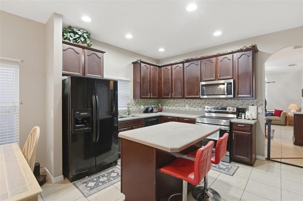 For Sale: $415,000 (4 beds, 2 baths, 1960 Square Feet)