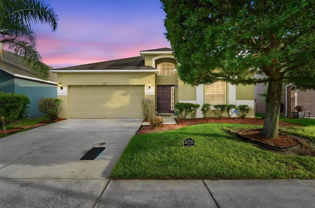 For Sale: $415,000 (4 beds, 2 baths, 1960 Square Feet)