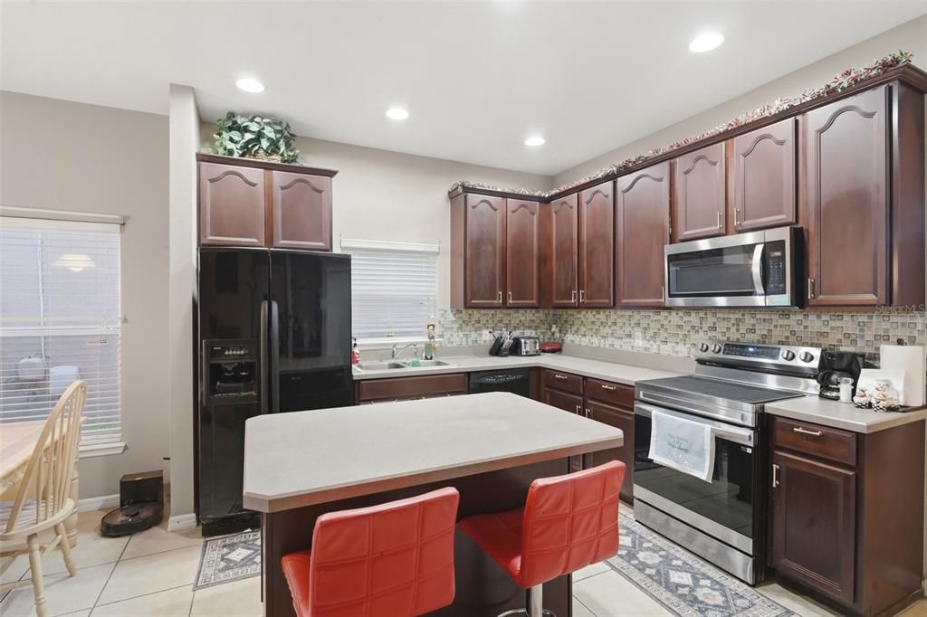 For Sale: $415,000 (4 beds, 2 baths, 1960 Square Feet)