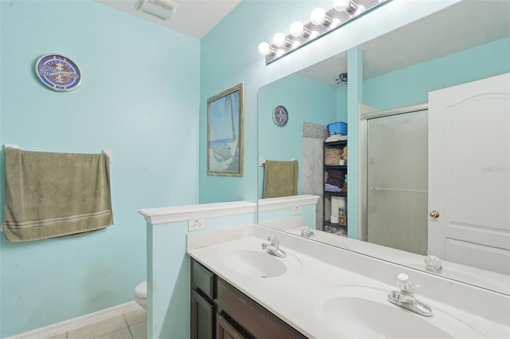 For Sale: $415,000 (4 beds, 2 baths, 1960 Square Feet)