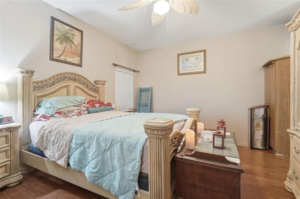 For Sale: $415,000 (4 beds, 2 baths, 1960 Square Feet)