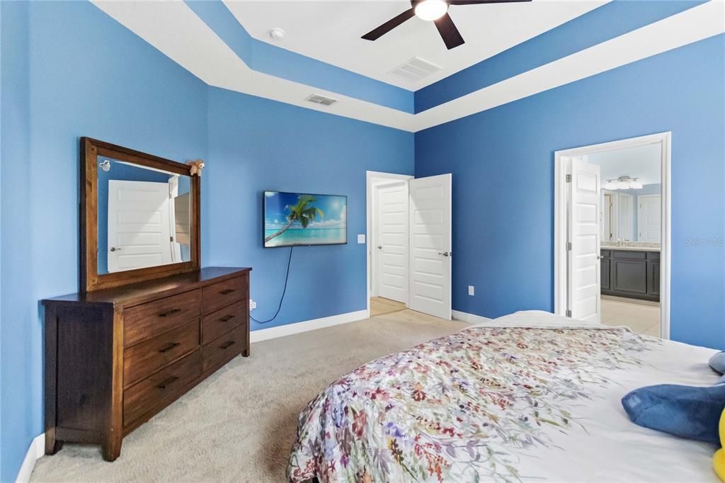 En Venta: $574,990 (3 camas, 3 baños, 2040 Pies cuadrados)