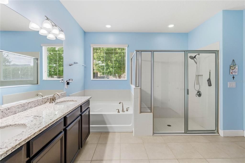 En Venta: $574,990 (3 camas, 3 baños, 2040 Pies cuadrados)