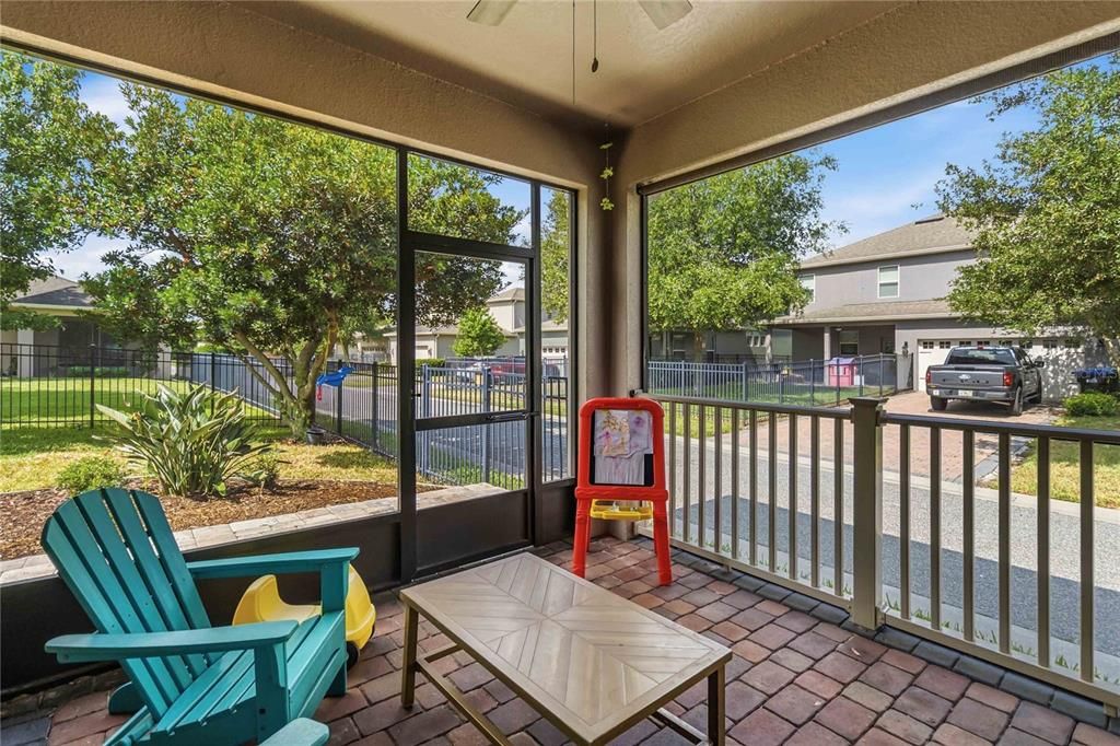 En Venta: $574,990 (3 camas, 3 baños, 2040 Pies cuadrados)