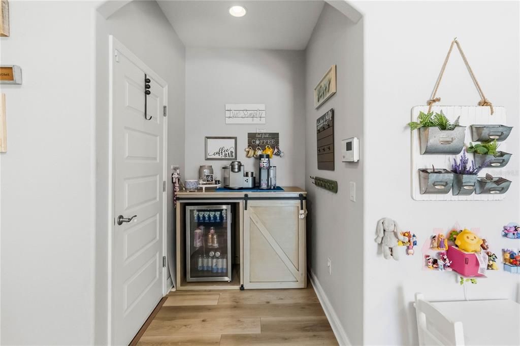 En Venta: $574,990 (3 camas, 3 baños, 2040 Pies cuadrados)