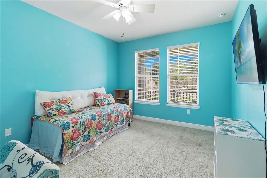 En Venta: $574,990 (3 camas, 3 baños, 2040 Pies cuadrados)