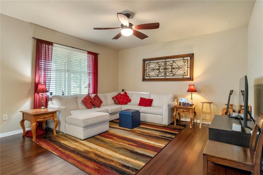 En Venta: $515,000 (3 camas, 2 baños, 2070 Pies cuadrados)
