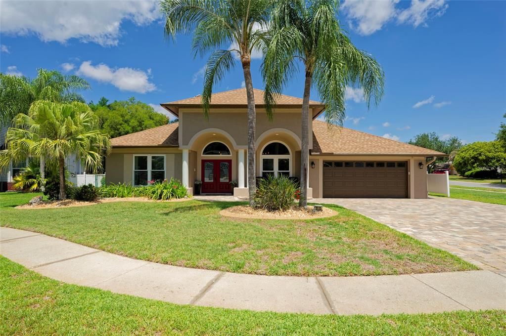 En Venta: $699,900 (4 camas, 3 baños, 2515 Pies cuadrados)
