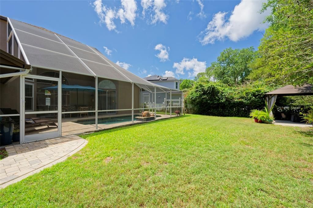 En Venta: $699,900 (4 camas, 3 baños, 2515 Pies cuadrados)