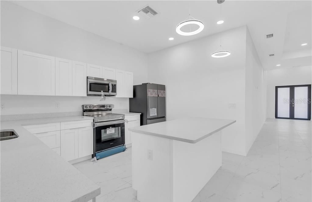 En Venta: $420,000 (4 camas, 3 baños, 1904 Pies cuadrados)