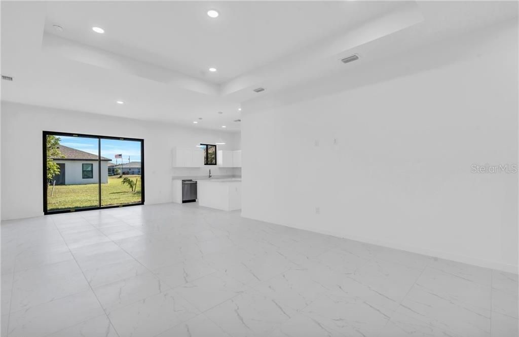En Venta: $420,000 (4 camas, 3 baños, 1904 Pies cuadrados)