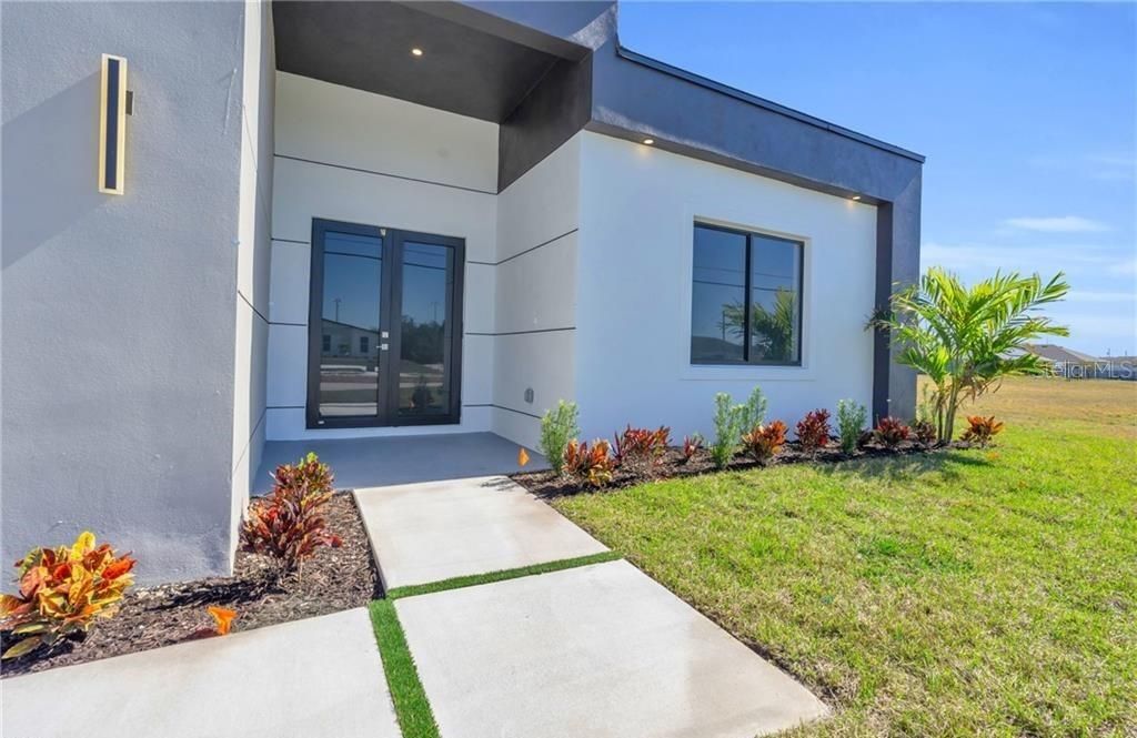 En Venta: $420,000 (4 camas, 3 baños, 1904 Pies cuadrados)