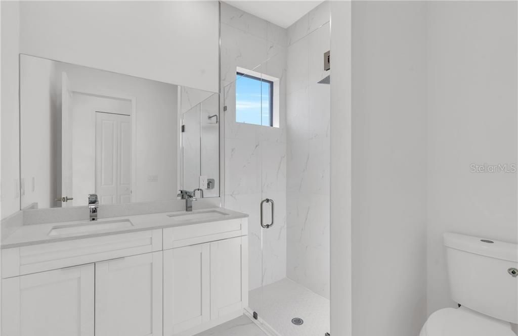 En Venta: $420,000 (4 camas, 3 baños, 1904 Pies cuadrados)