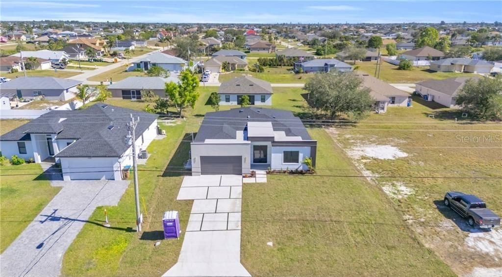 En Venta: $420,000 (4 camas, 3 baños, 1904 Pies cuadrados)