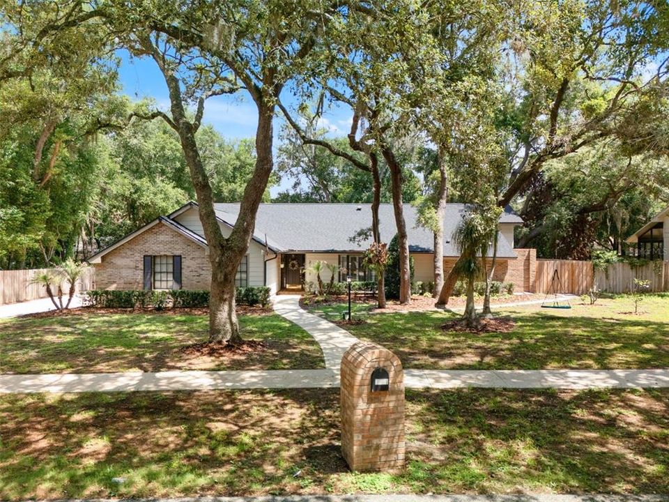 En Venta: $650,000 (4 camas, 2 baños, 2398 Pies cuadrados)