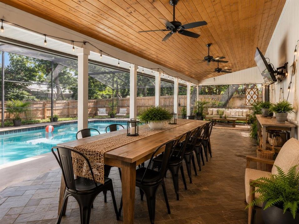 En Venta: $650,000 (4 camas, 2 baños, 2398 Pies cuadrados)