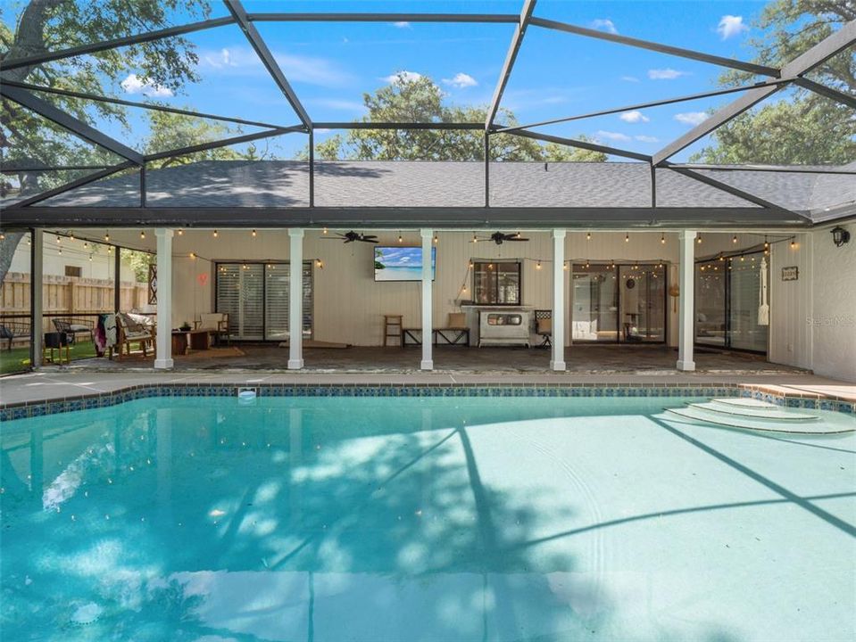 En Venta: $650,000 (4 camas, 2 baños, 2398 Pies cuadrados)