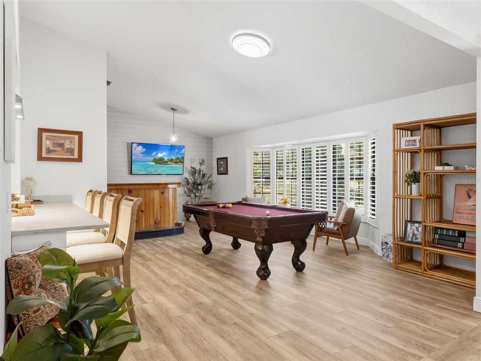 En Venta: $650,000 (4 camas, 2 baños, 2398 Pies cuadrados)