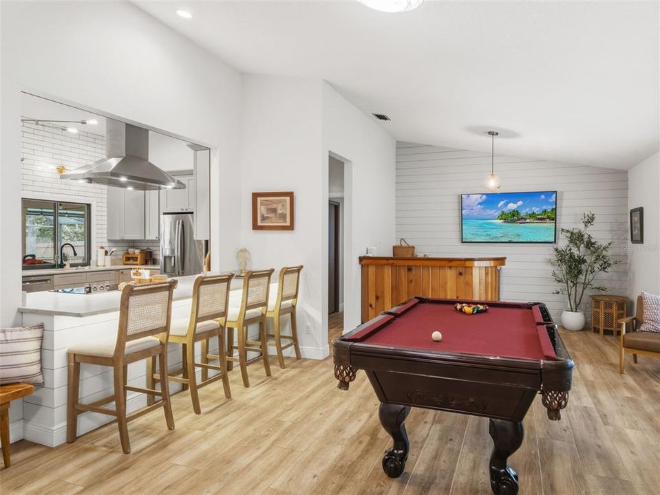En Venta: $650,000 (4 camas, 2 baños, 2398 Pies cuadrados)
