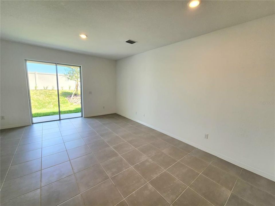 For Rent: $1,800 (2 beds, 2 baths, 1120 Square Feet)