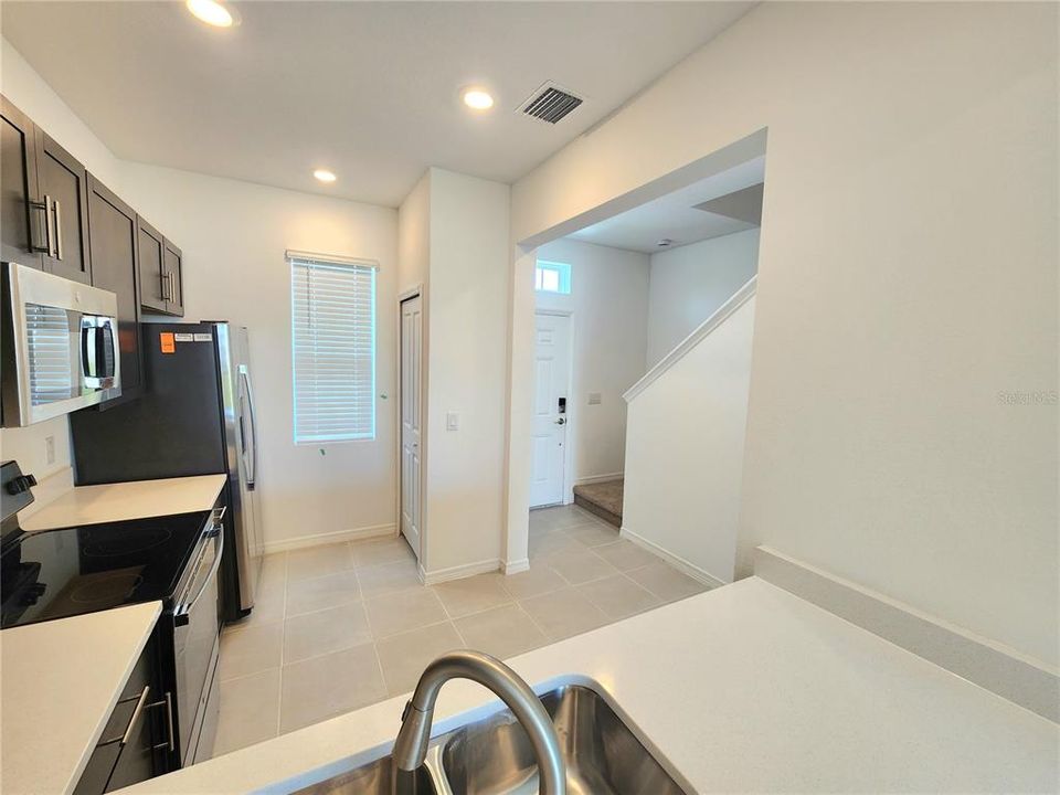 For Rent: $1,800 (2 beds, 2 baths, 1120 Square Feet)