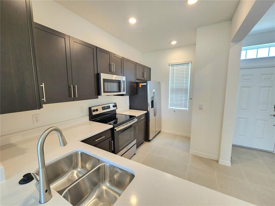 For Rent: $1,800 (2 beds, 2 baths, 1120 Square Feet)