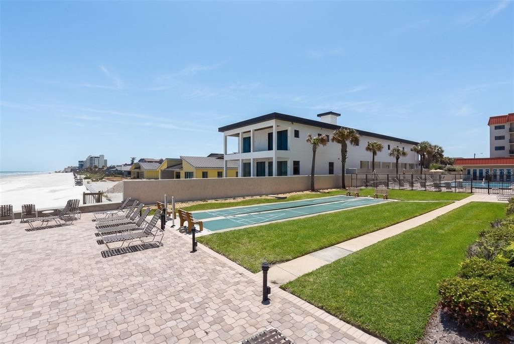 For Sale: $550,000 (2 beds, 2 baths, 996 Square Feet)