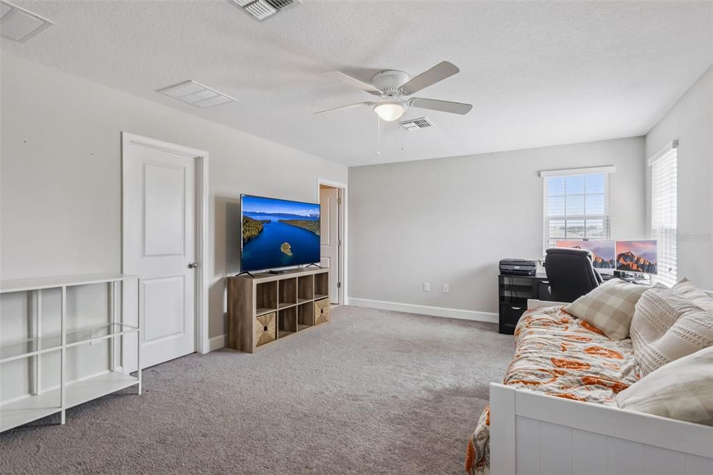 For Sale: $440,000 (4 beds, 3 baths, 2369 Square Feet)