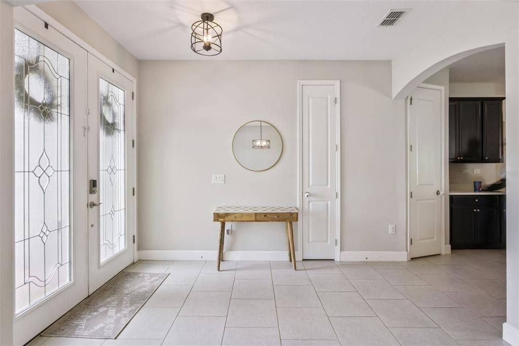For Sale: $440,000 (4 beds, 3 baths, 2369 Square Feet)