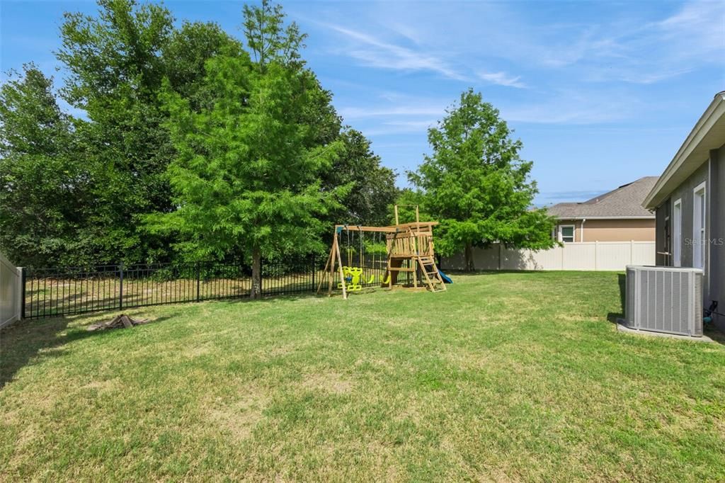 For Sale: $440,000 (4 beds, 3 baths, 2369 Square Feet)