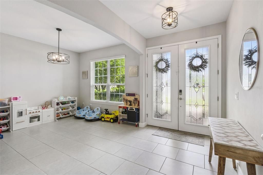 For Sale: $440,000 (4 beds, 3 baths, 2369 Square Feet)