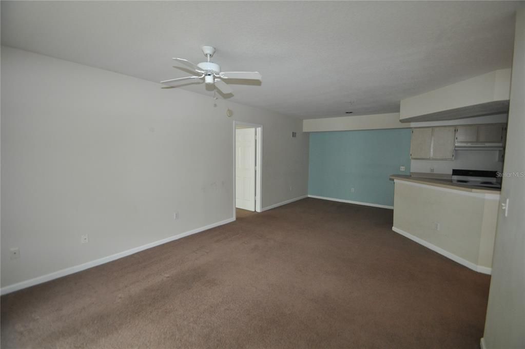 For Sale: $230,000 (2 beds, 2 baths, 1013 Square Feet)