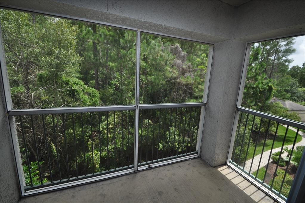 For Sale: $230,000 (2 beds, 2 baths, 1013 Square Feet)