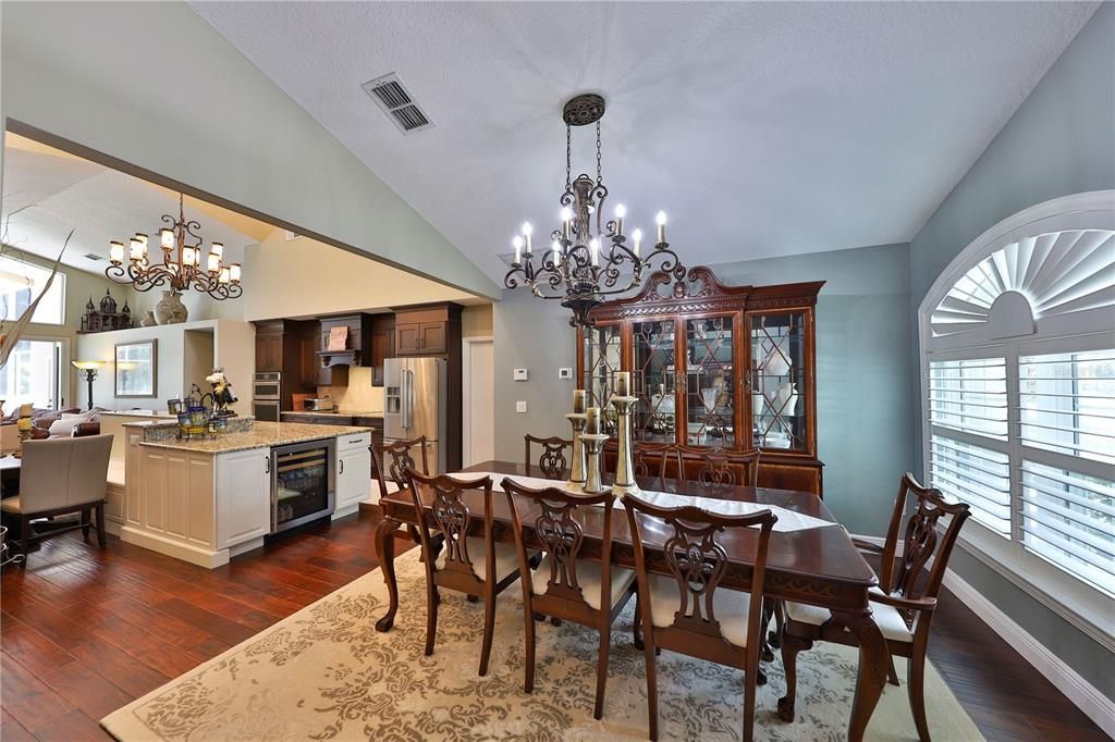 For Sale: $679,900 (4 beds, 3 baths, 2515 Square Feet)