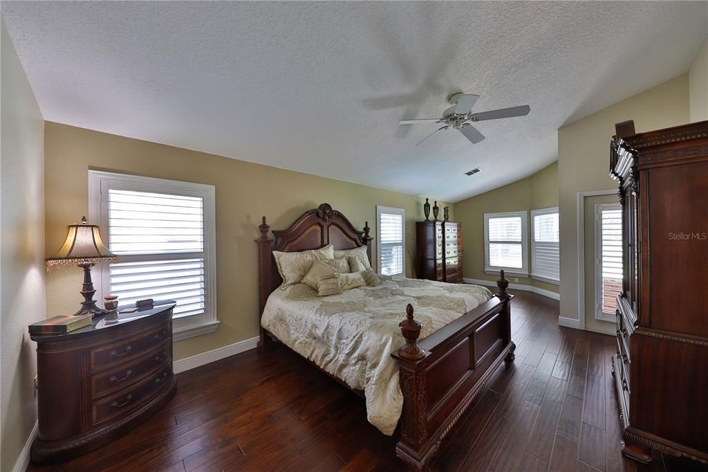 For Sale: $679,900 (4 beds, 3 baths, 2515 Square Feet)